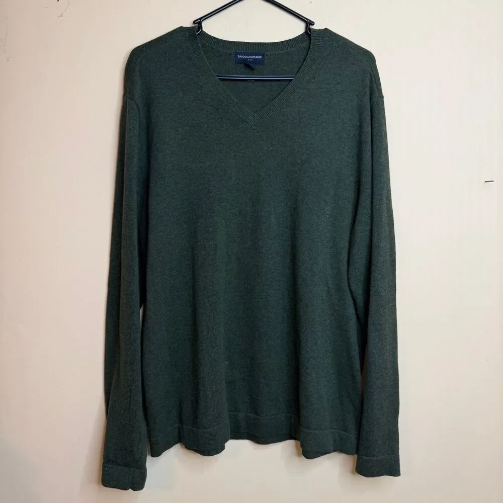 Banana Republic Sweater Mens XL Green V neck Pullover cotton